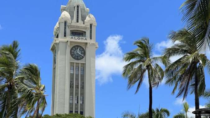 Die Uhr des Aloha Towers in Honolulu